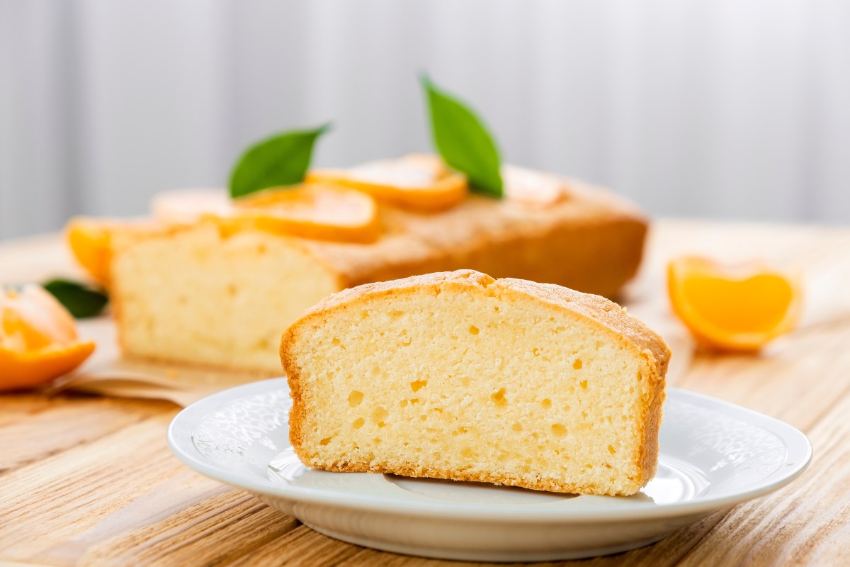 Cómo hacer una torta sin azúcar ni aceite: prueba esta receta con sabor a naranja