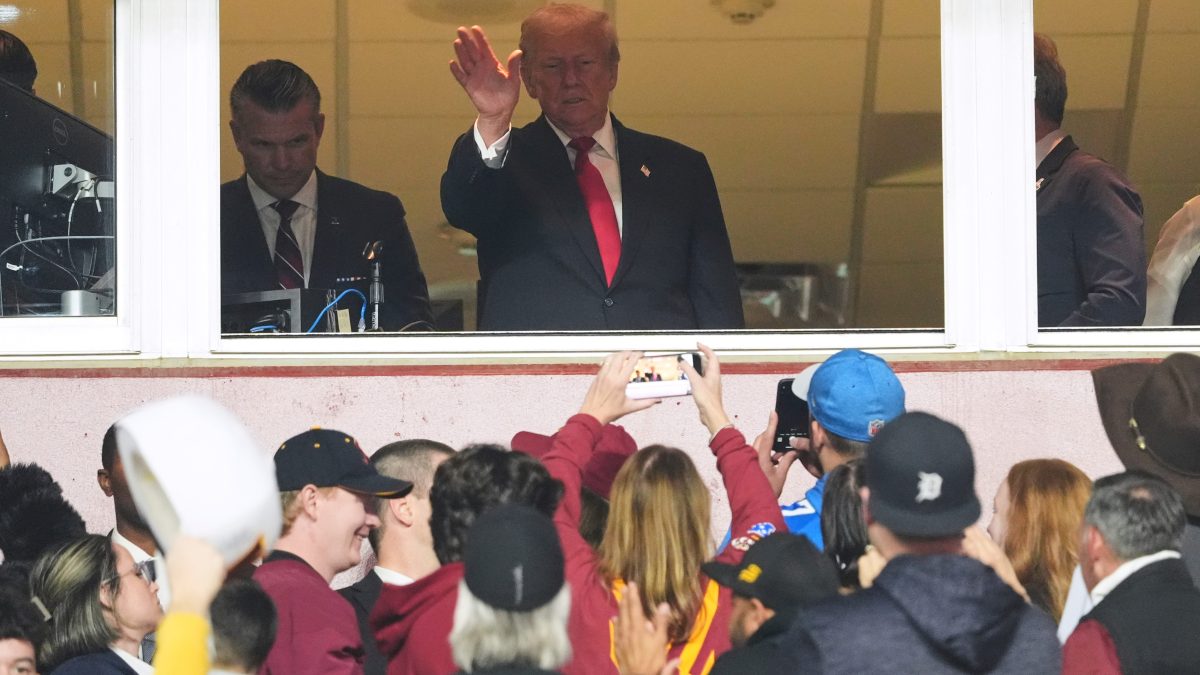 Donald Trump abucheado en partido de la NFL entre Washington Commanders y Detroit Lions