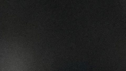 Destiny Udogie, de Italia, reacciona tras una oportunidad de gol perdida durante el partido de ida de los cuartos de final de la Liga de Naciones de fútbol entre Italia y Alemania