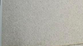 La Premio Nobel de la Paz, María Corina Machado, saluda desde el balcón del Grand Hotel de Oslo, Noruega, el 11 de diciembre de 2025.