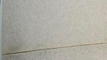 La Premio Nobel de la Paz, María Corina Machado, saluda desde el balcón del Grand Hotel de Oslo, Noruega, el 11 de diciembre de 2025.