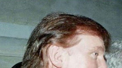 El presidente Trump es visto en varias imágenes junto a Jeffrey Epstein.