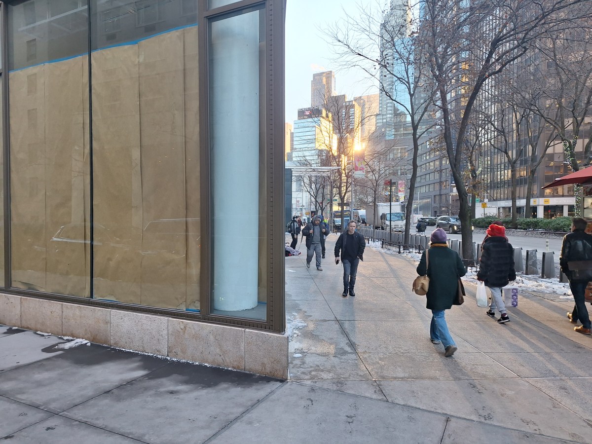 Comercio se transforma en NYC: 112 tiendas de famosas cadenas cerraron sus puertas en 2025