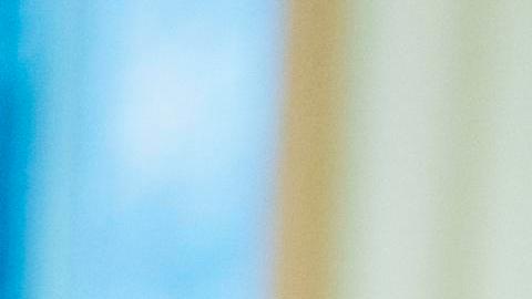 El presidente estadounidense, Donald Trump, responde a preguntas tras la condecoración de 13 militares con la Medalla de Defensa Fronteriza Mexicana durante una ceremonia en la Oficina Oval de la Casa Blanca en Washington, D.C., EE. UU., el 15 de diciembre de 2025.