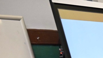 La gobernadora Hochul sigue defendiendo los alcances de la norma que se aplica desde el inicio del año escolar 2025-26