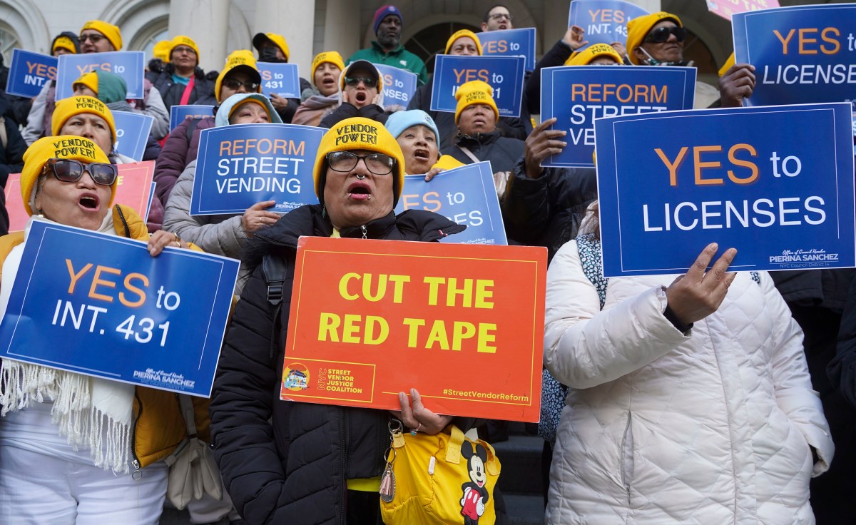 NYC abre paso a miles de licencias para vendedores ambulantes