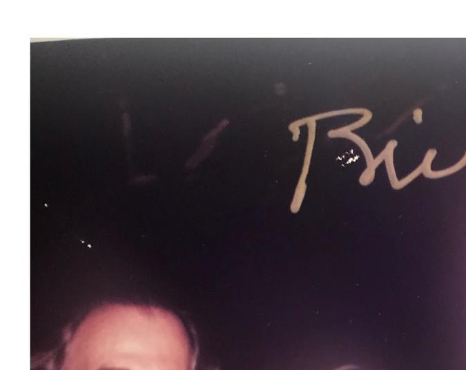 En la fotografía aparece Jeffrey Epstein, Ghislaine Maxwell y el expresidente Bill Clinton.