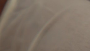 Una persona toma una muestra para una “prueba rápida” de detección del VIH.