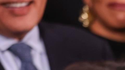 NEW YORK (United States), 16/12/2025.- New York City Mayor Eric Adams holds up a record that lists his some of his accomplishments as mayor during a press conference about his administration's accomplishments at City Hall in New York, New York, USA, 16 December 2025. Adams' last day of office will be 31 December 2025, and mayor-elect Zohran Mamdani will be inaugurated shortly after midnight on 01 January 2026. (Nueva York) EFE/EPA/SARAH YENESEL