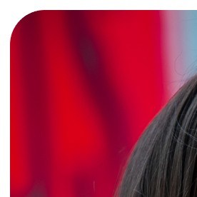 AOC adelanta a Vance en encuesta por presidencia de EE.UU.