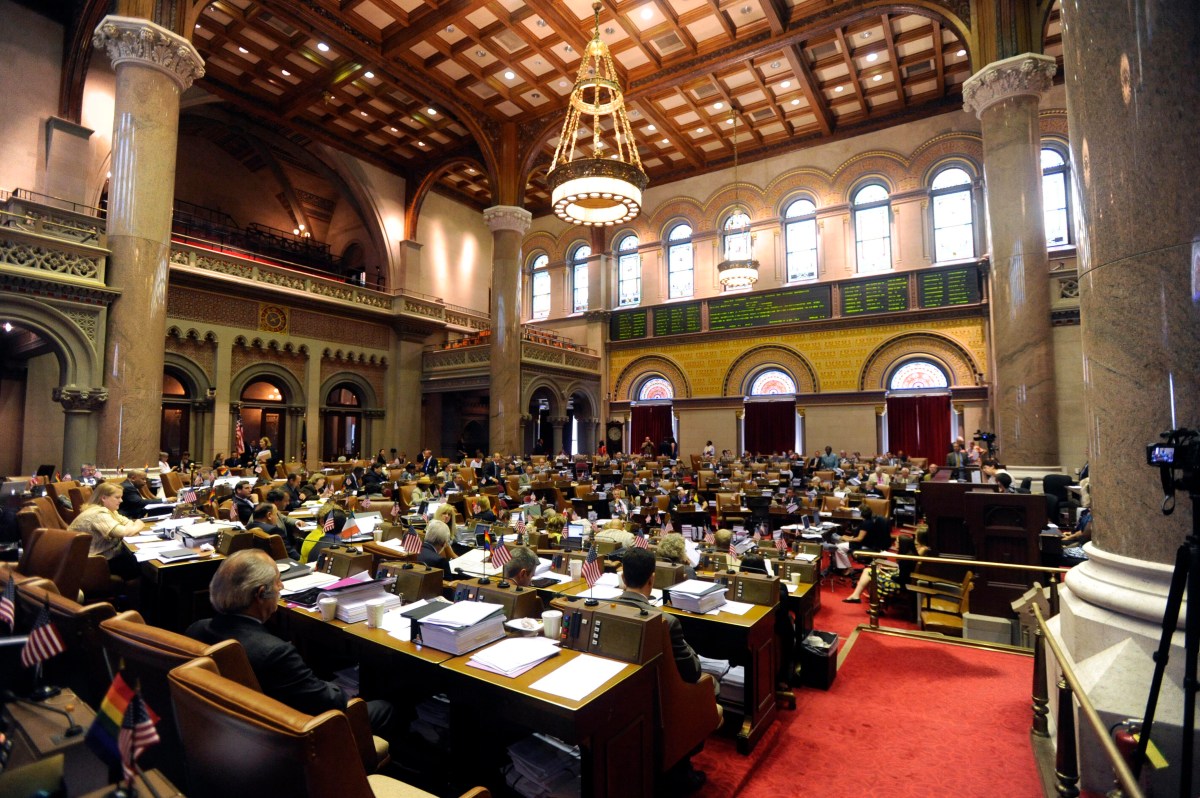 Concejo Municipal enfrenta críticas por proponer un alza del 16% en sus sueldos