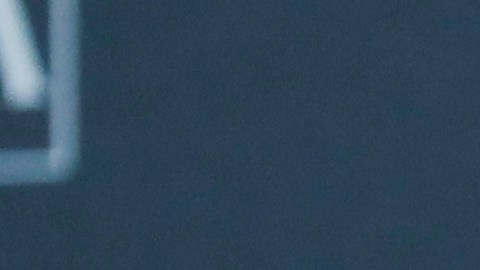 Mantiene la esencia de dolor y drama que caracteriza al escritor.