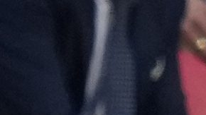 Los jugadores franceses se refrescan durante un descanso en el partido del grupo F del campeonato de fútbol Euro 2020 entre Hungría y Francia, en el estadio Ferenc Puskas en Budapest, el sábado 19 de junio de 2021.