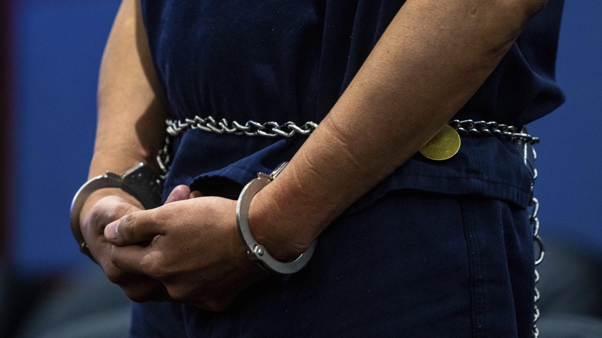 Padrastro hispano, antes deportado, condenado por 5 años de abuso infantil en Long Island