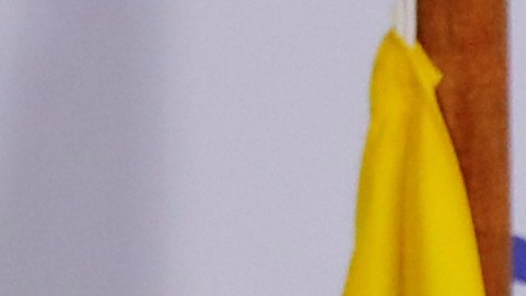 Edmundo González (derecha) y la líder opositora María Corina Machado se toman de la mano durante una conferencia de prensa al día siguiente de las elecciones en Caracas, Venezuela, el lunes 29 de julio de 2024.