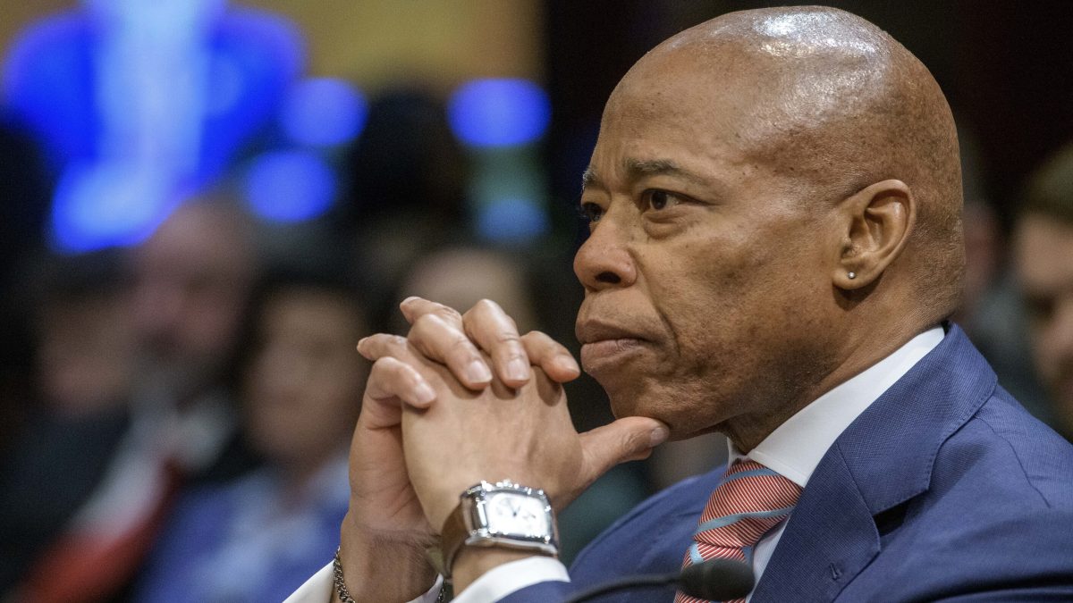 Administración de Adams llega a acuerdo judicial por retraso en el procesamiento de SNAP en Nueva York