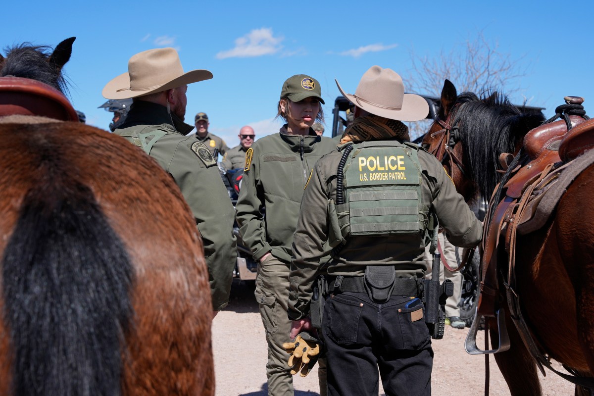 Acusan a Patrulla Fronteriza de redada ilegal en campamento de migrantes en Arizona