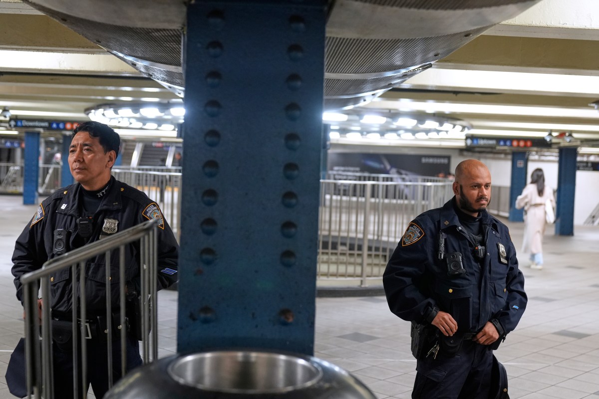 Prenden en llamas a hombre en andén del metro de Times Square