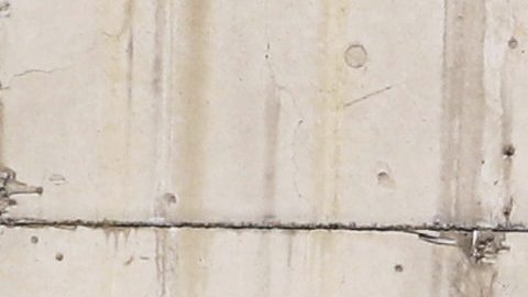 El juez investiga si los funcionarios del gobierno violaron una orden judicial que había emitido prohibiendo los vuelos de deportación a El Salvador.