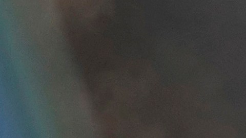 Las negociaciones siguieron por toda la noche hasta la madrugada del día siguiente, cuando se produjo un incendio en la casa donde se había escondido.