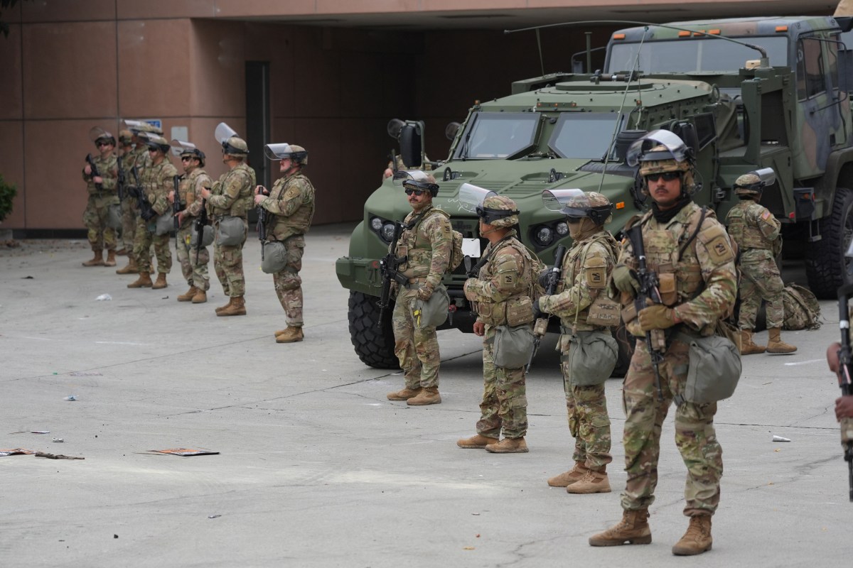 Juez bloquea el despliegue de la Guardia Nacional en Los Ángeles