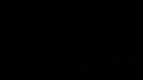 Un manifestante grita consignas a agentes federales dentro del Centro de Detención Delaney Hall durante las protestas por las redadas de inmigración federal el jueves 12 de junio de 2025 en Newark, Nueva Jersey.