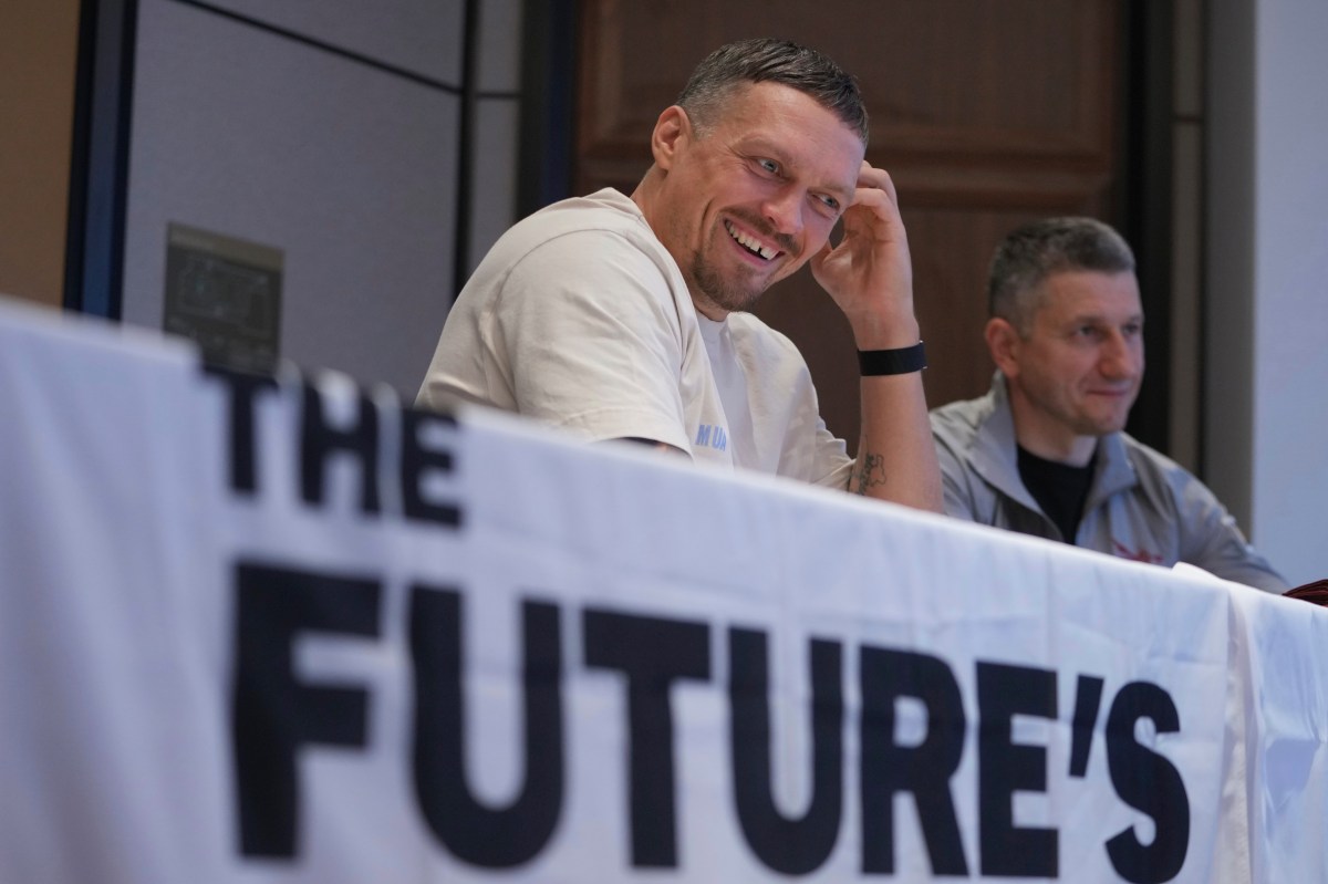 Oleksandr Usyk estaría negociando un combate contra Deontay Wilder