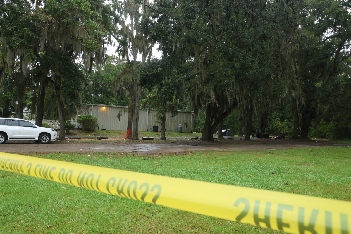 Hallan cuerpo en auto quemado relacionado con un asesinato-suicidio en California