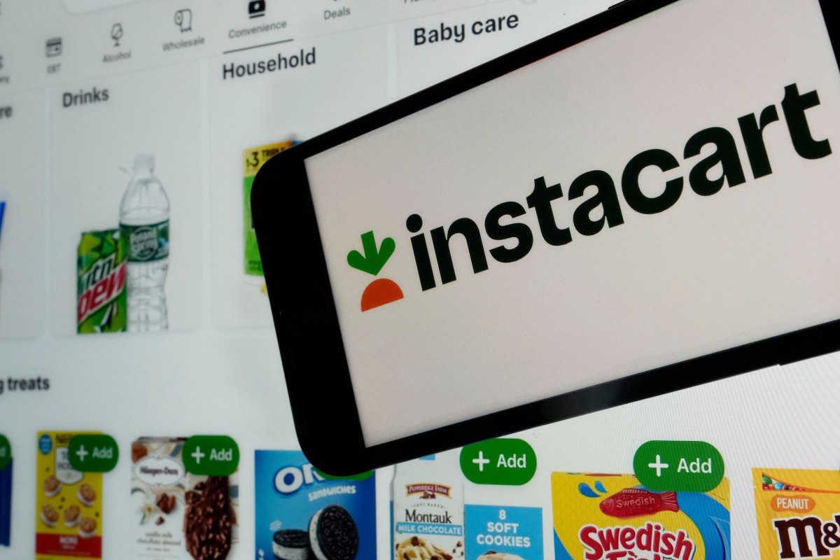 Instacart demanda a NY para frenar leyes que elevan el salario mínimo de repartidores