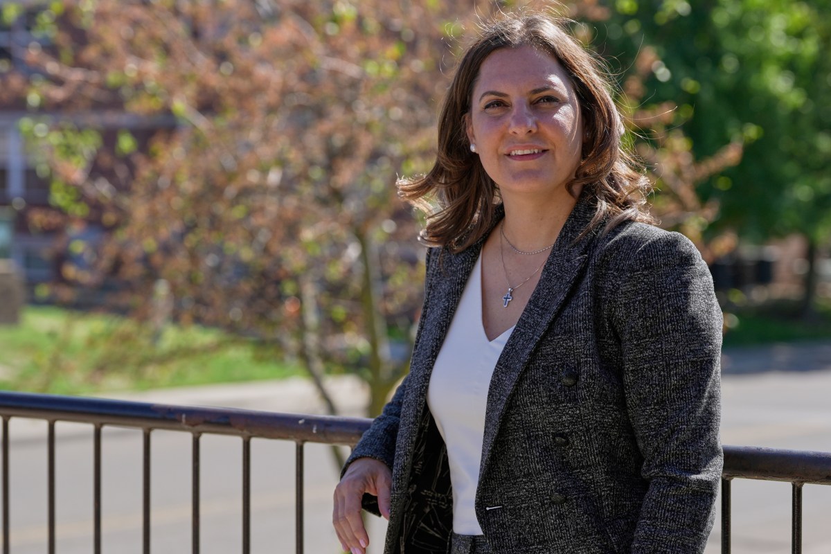 Jueza de inmigración despedida presentó demanda contra el Departamento de Justicia