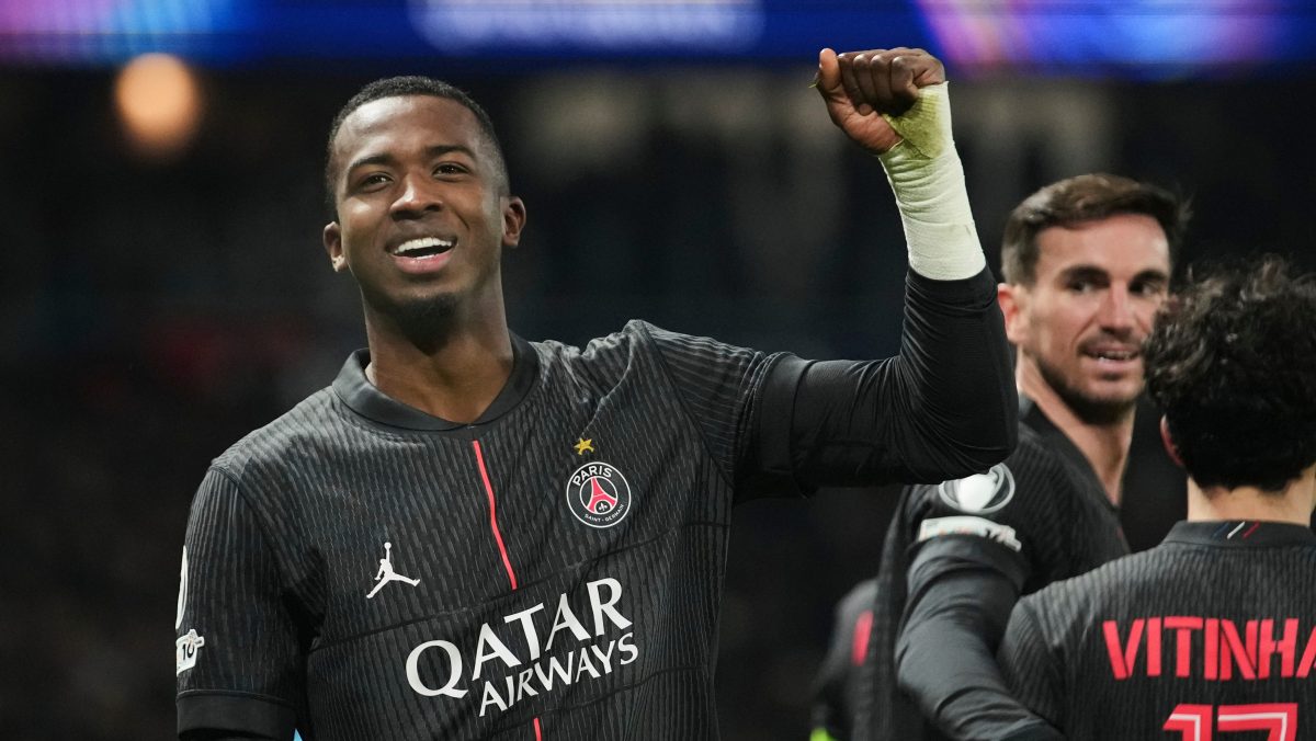 Ecuatoriano Willian Pacho único sudamericano en el 11 ideal de los Premios The Best de FIFA