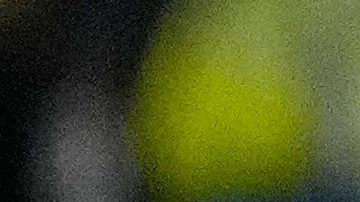 Futbolista juega con un grillete electrónico tras salir de prisión en la Serie B2 de Brasil