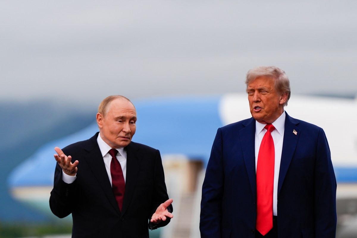 Trump afirma que mantuvo una conversación “muy productiva” con Putin antes de reunión con Zelenski