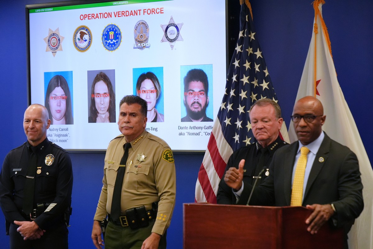 Arrestan a cinco personas por planear “ataques terroristas” en California en Año Nuevo