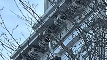 Dos estudiantes perdieron la vida y otras nueve personas resultaron heridas.