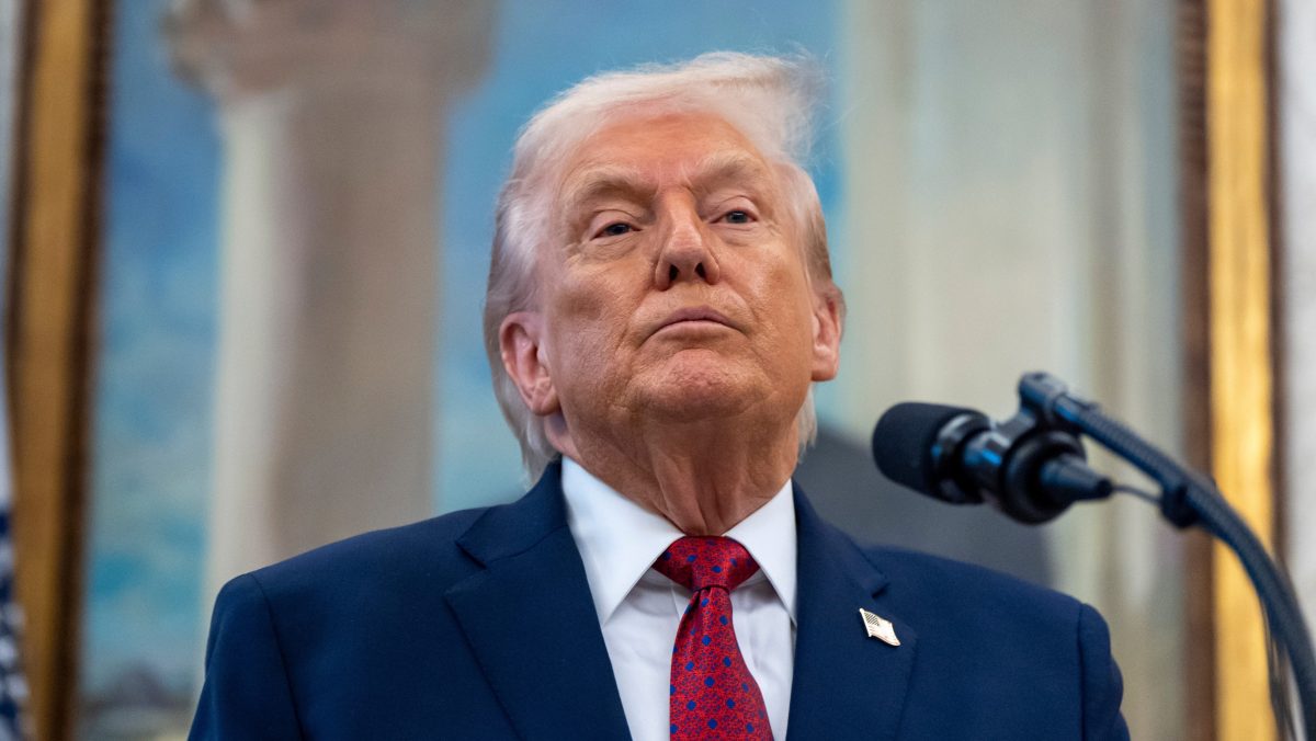 Sondeo de aprobación de Trump da a conocer el empeoramiento del apoyo de la base MAGA