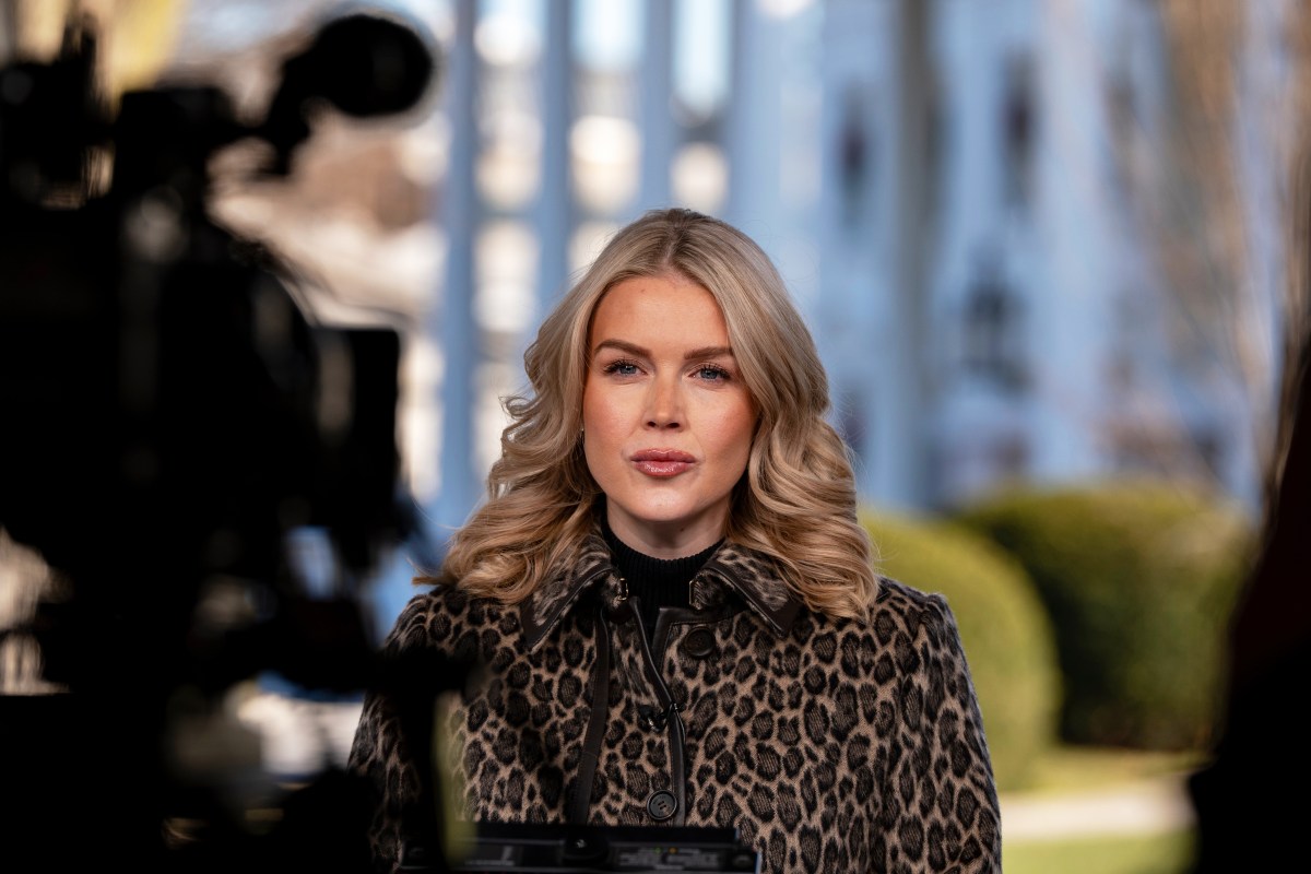 Portavoz de la Casa Blanca, Karoline Leavitt, anuncia que está embarazada