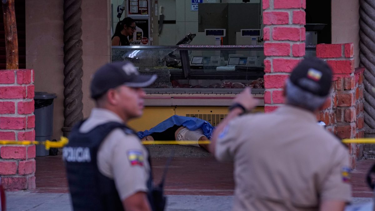 Ordenan prisión preventiva para dos sospechosos por el asesinato del futbolista Mario Pineida en Guayaquil