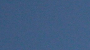 El piloto y un pasajero sufrieron heridas leves.