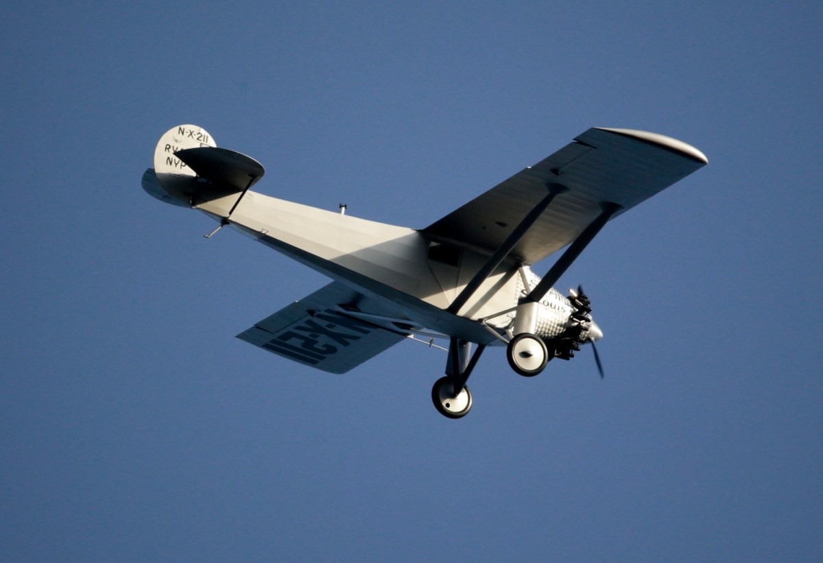 Avioneta se estrella contra un auto en plena autopista de Florida