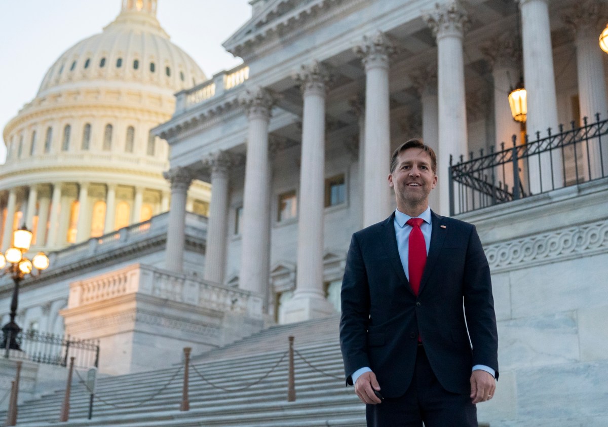 Exsenador republicano Ben Sasse anuncia que padece cáncer de páncreas avanzado: “Voy a morir”