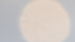 Sácala del frío 30 minutos antes de servir para liberar toda su complejidad. Acompáñala con galletas simples y deja que el sabor sea el protagonista.