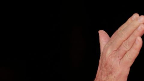 El extenista Nicola Pietrangeli posa en la alfombra roja con motivo de la proyección de la película Borg McEnroe.