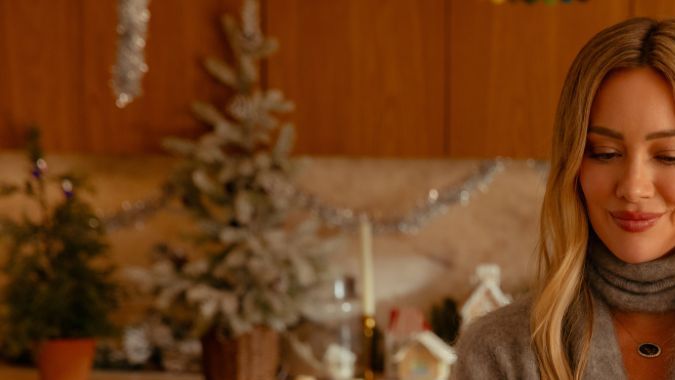 Hilary Duff se une a Dunkin’ para mostrar el lado real (y divertido) de las fiestas. ¿Lista para canalizar tu energía de personaje principal?