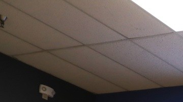 El esquema e fraudes a clientes de Walmart utilizó mensajes creados con IA en inglés y español.