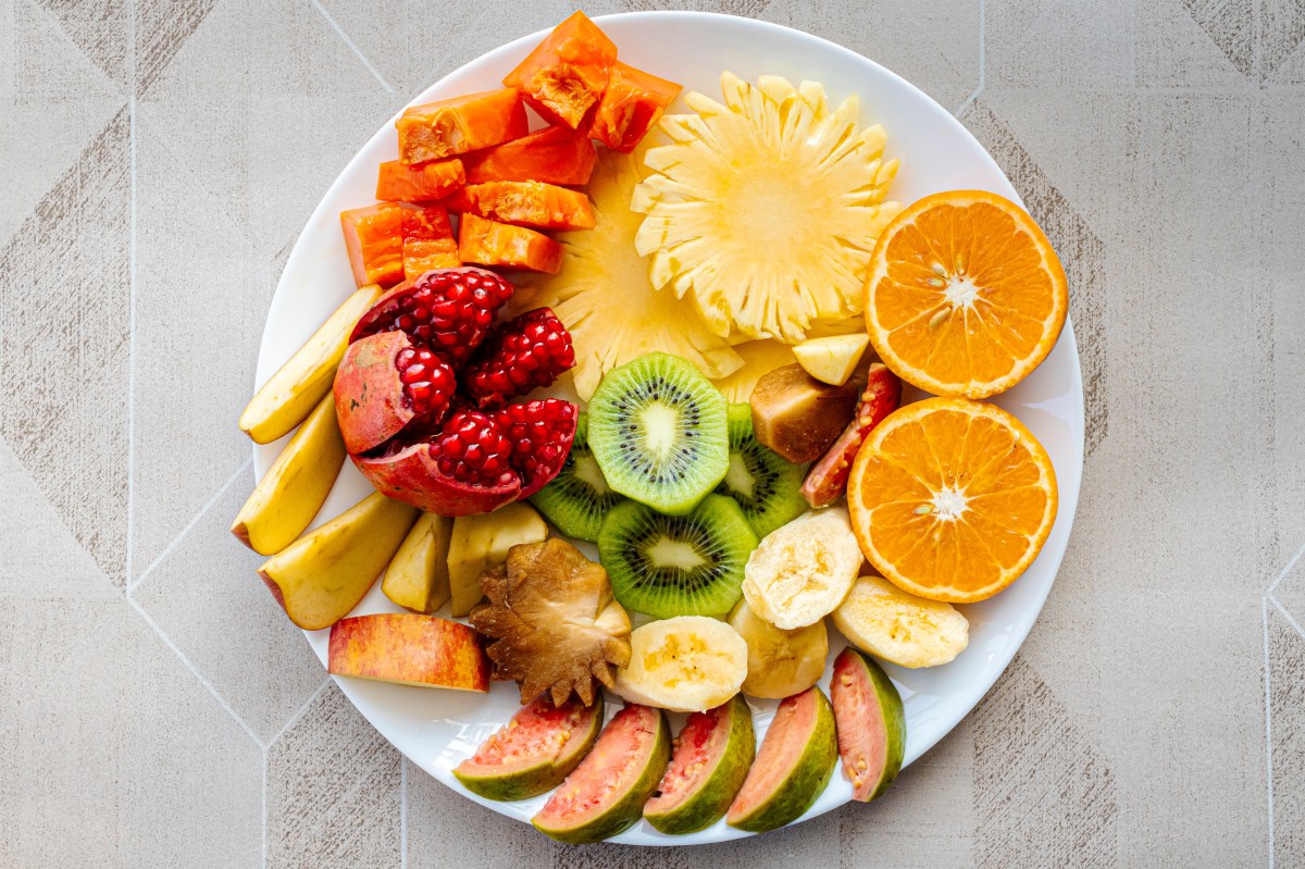 Guayaba, kiwi y más: las 5 frutas clave contra resfriados