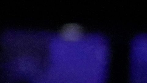 El pívot de los New York Knicks, Karl-Anthony Towns (32), reacciona durante la segunda mitad de un partido de baloncesto de la NBA contra los Cleveland Cavaliers, el jueves 25 de diciembre de 2025, en Nueva York.