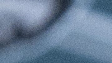 El coordinador ofensivo de los Philadelphia Eagles, Kevin Patullo, habla con los medios.