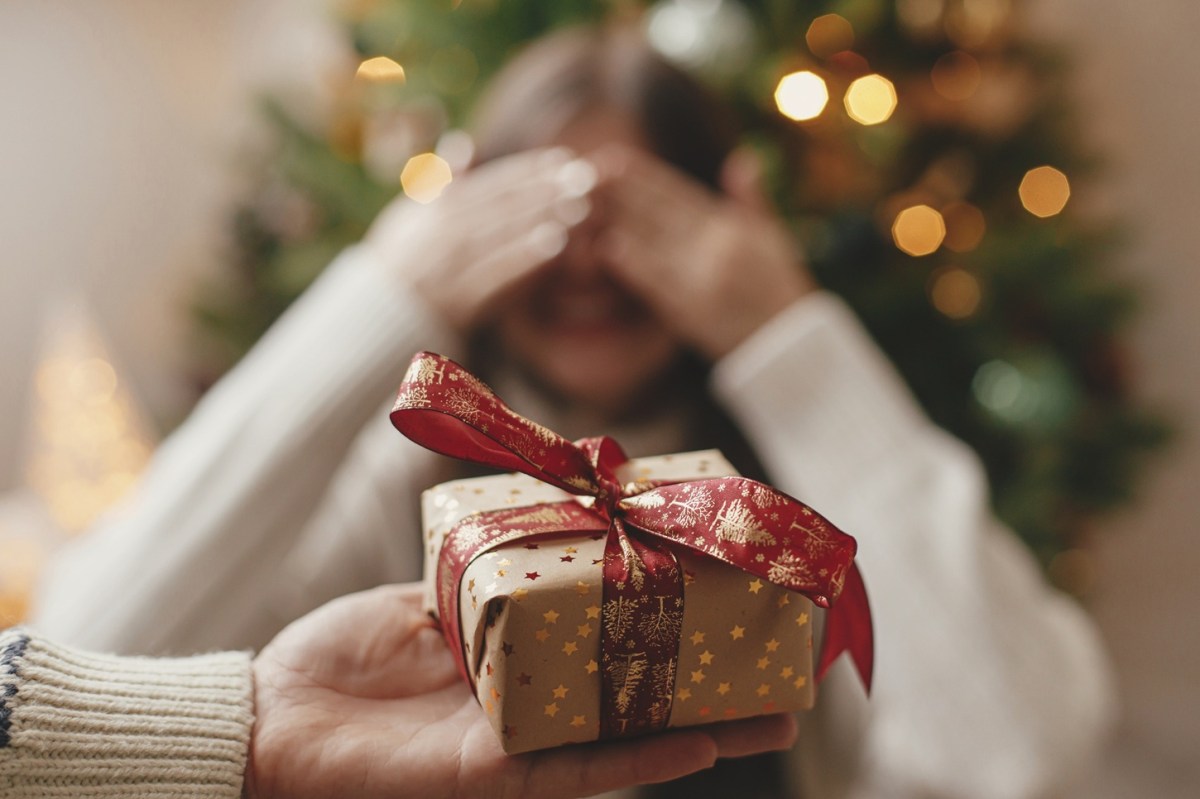 Regalos en efectivo: La nueva tendencia navideña que se extiende en EE.UU.