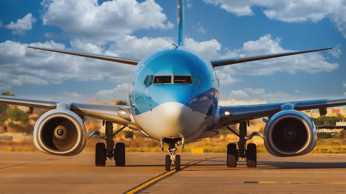 IATA: Aerolíneas esperan un aumento del 3.7% en beneficios y récord de pasajeros en 2026